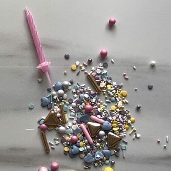 Bunte Streusel Rosa Kerze