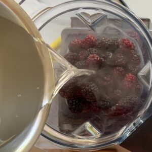 Beeren Standmixer Zuckersiup Schütten
