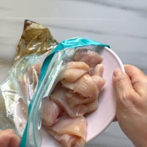 Hühnchenstücke Zur Marinade Geben