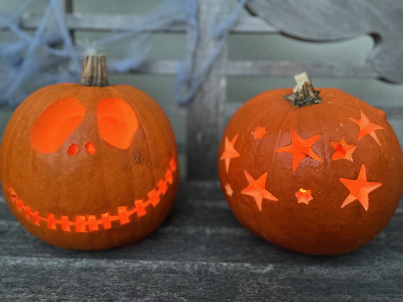Halloween Kürbis schnitzen: Anleitung - haltbar machen - Ideen - Vorlagen