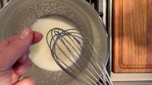 Baiserbäumchen Eischneemasse Fingertest Zuckerkristalle