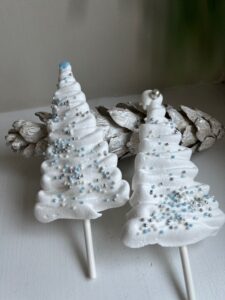 2 Baiser Lolli Weihnachtsbäumchen Tannenzapfen
