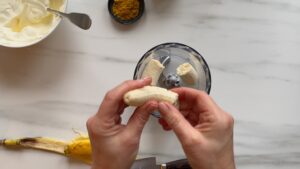 Banane In Den Mixer Legen