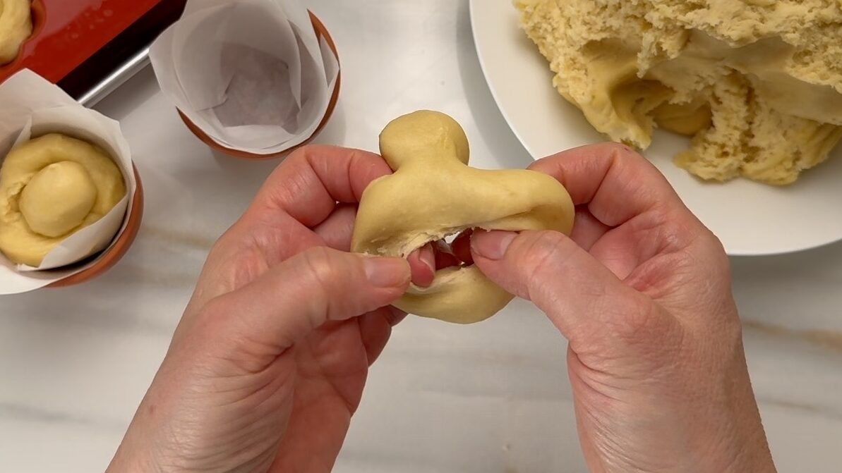 Brioche Loch Stechen